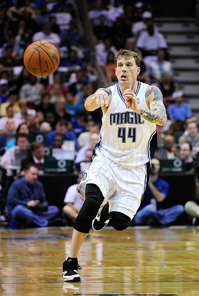 剑南春｜尤文2-1逆转卡利亚里，伊尔迪兹双响，弗拉霍维奇伤退